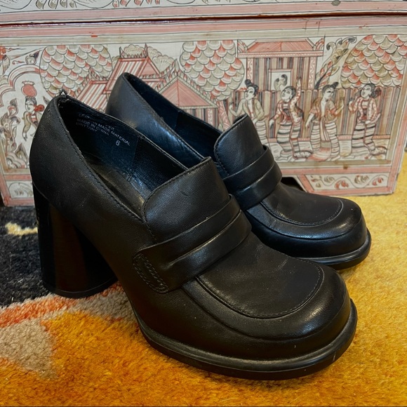 ✨SOLD✨ Rare Vintage 90s Steve Madden Loafers - Picture 2 of 5
